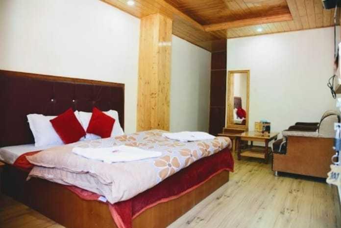 Hotel Himalayan Palace Manāli Esterno foto